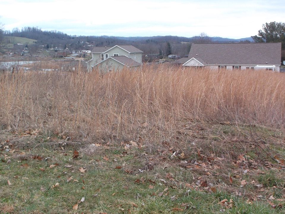1st image of Tr 8 Charlie Avenue
