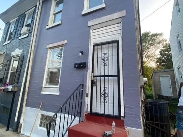 1824 Kinsey St, Philadelphia, PA 19124