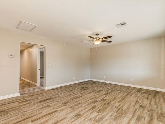 3rd image of 2725 N Cortez Pl