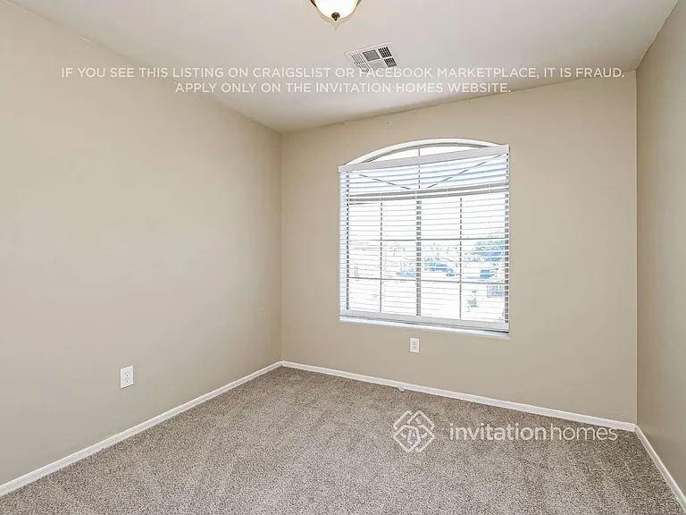 5814 S 11th St — Photo 13