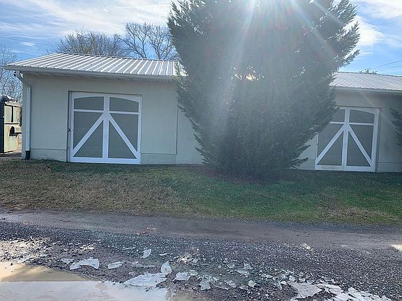 2nd image of 113 Evergreen Ln
