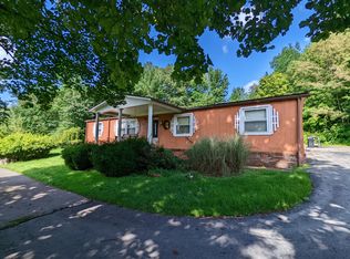 157 Tioga Dr, Clintwood, VA 24228