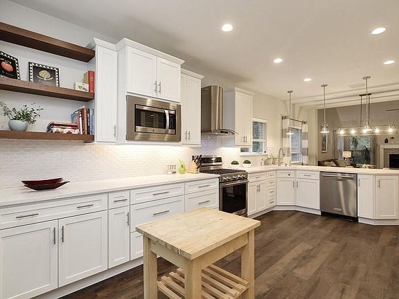 4th image of 8102 Ganttcrest Dr