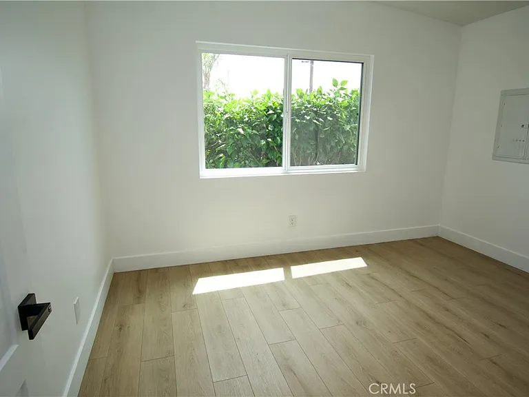 820 Iris Ave — Photo 10