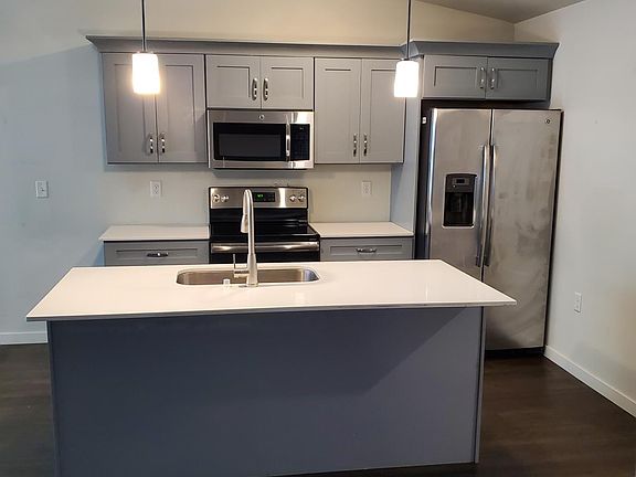 3rd image of 816 Ruud Ln #1