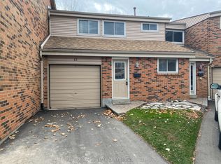 2755 Windwood Dr #17, Mississauga, ON L5N 2C8