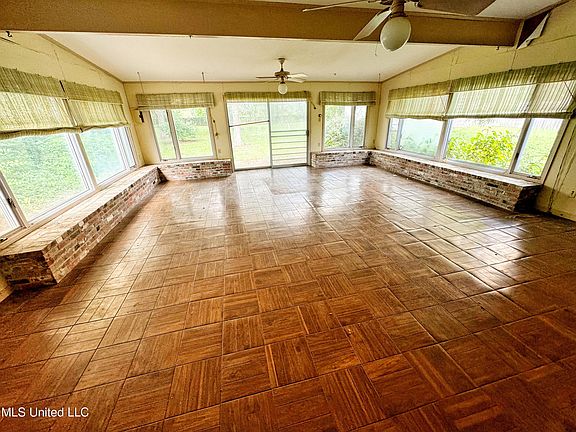 4th image of 375 Florence Ave