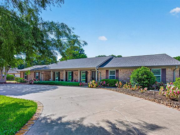 2nd image of 702 Foster Dr