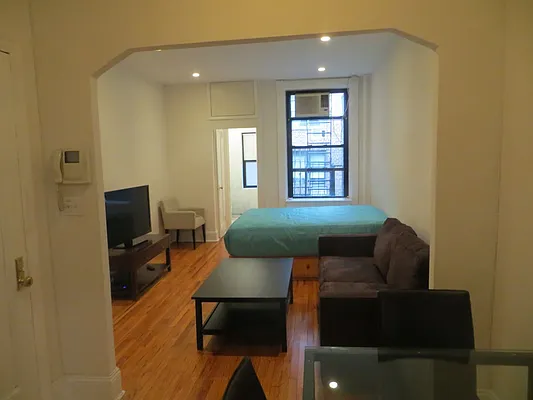 Rented by Performing Assets Corp | media 6