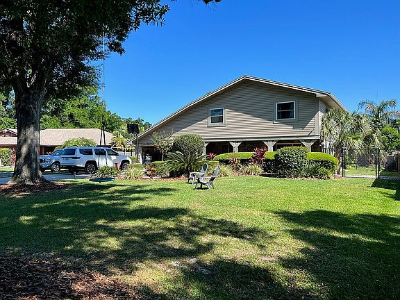 2nd image of 718 Royal Glen Dr