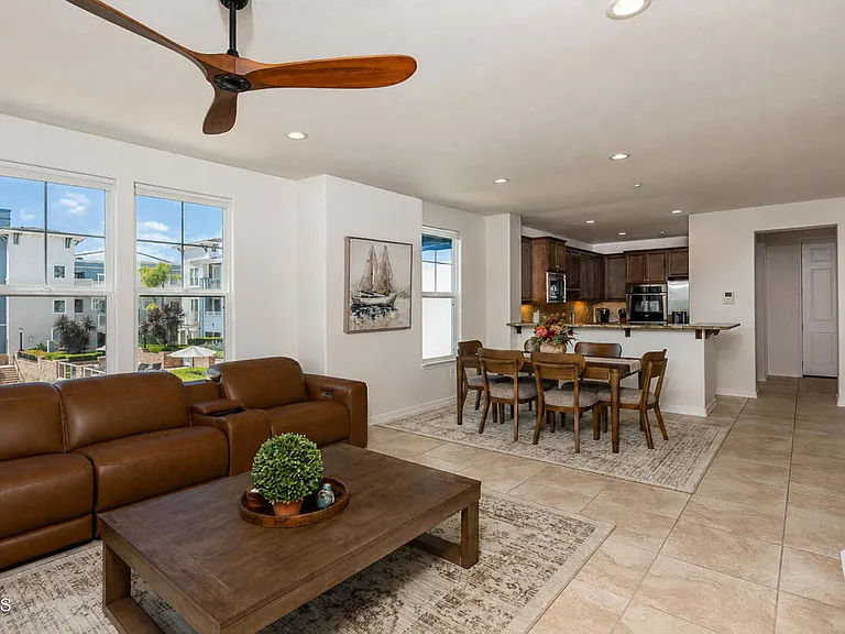1538 Seabridge Ln — Photo 6