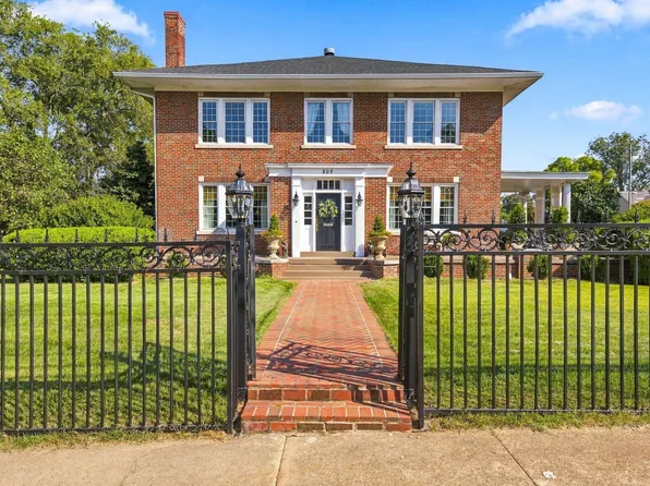809 E 6th St, Tuscumbia, AL 35674