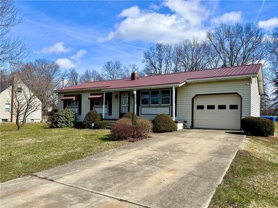 2427 Ridgewood Ct, New Castle, PA, 16101