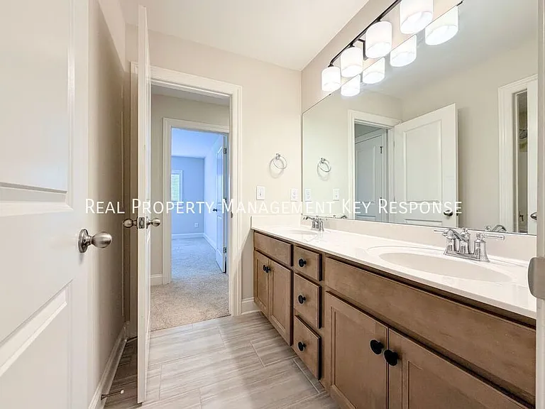 105 Cryer Dr — Photo 19