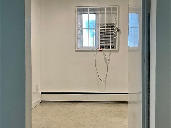 4th image of 76 Euston Rd APT 4A