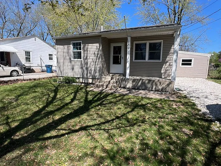 1723 W Webster St — Photo 1