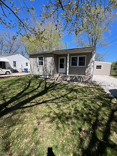 1723 W Webster St Photo 1