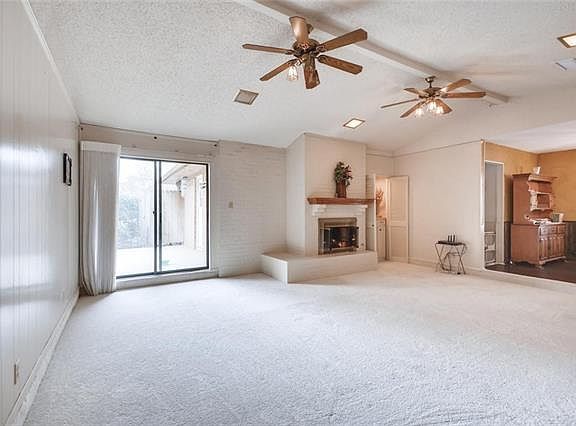 5th image of 2300 E Windsor Dr