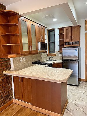4th image of 155 W 83rd St APT 106