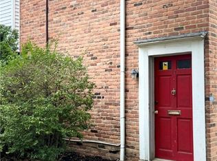 8 Richmond Sq #R17, Euclid, OH 44143