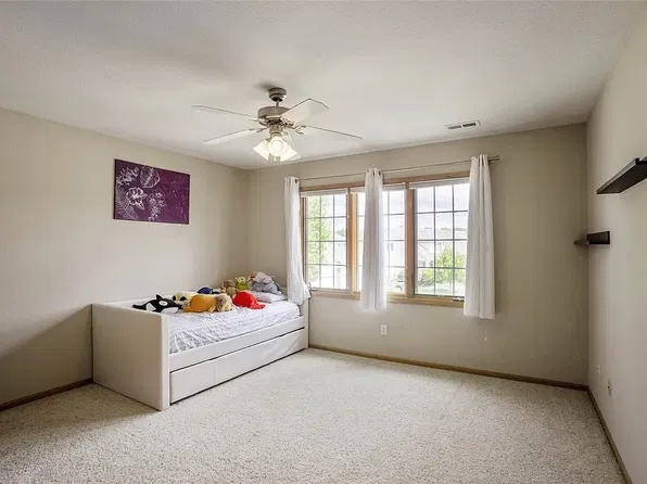 1950 Copper Wynd Ct, Pleasant Hill, IA 50327