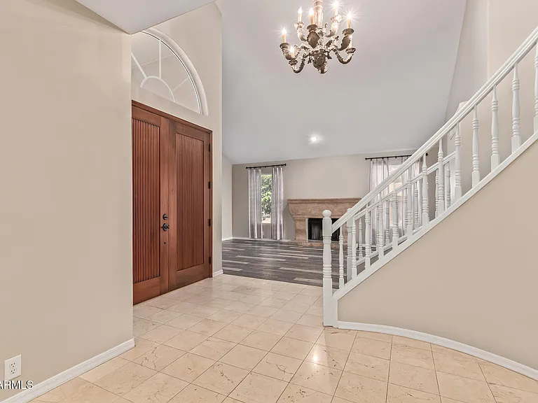 1211 E Desert Flower Ln — Photo 5