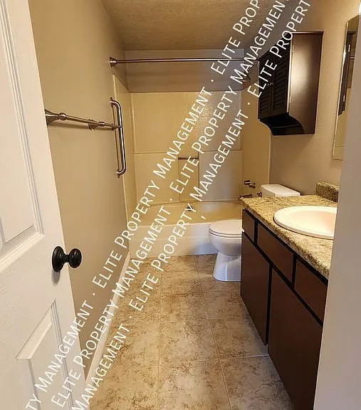 4310 S Newton Ct — Photo 8