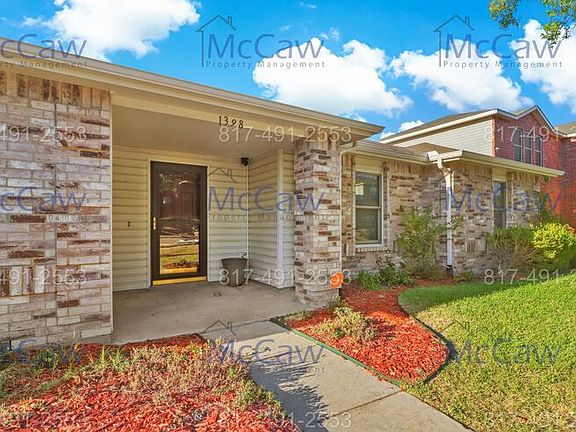2nd image of 1398 Stewart Dr