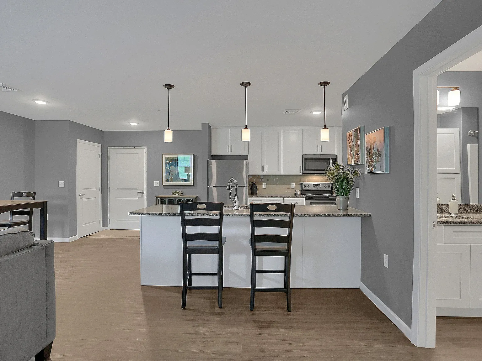 Oakwood Hills Apartments — Photo 4