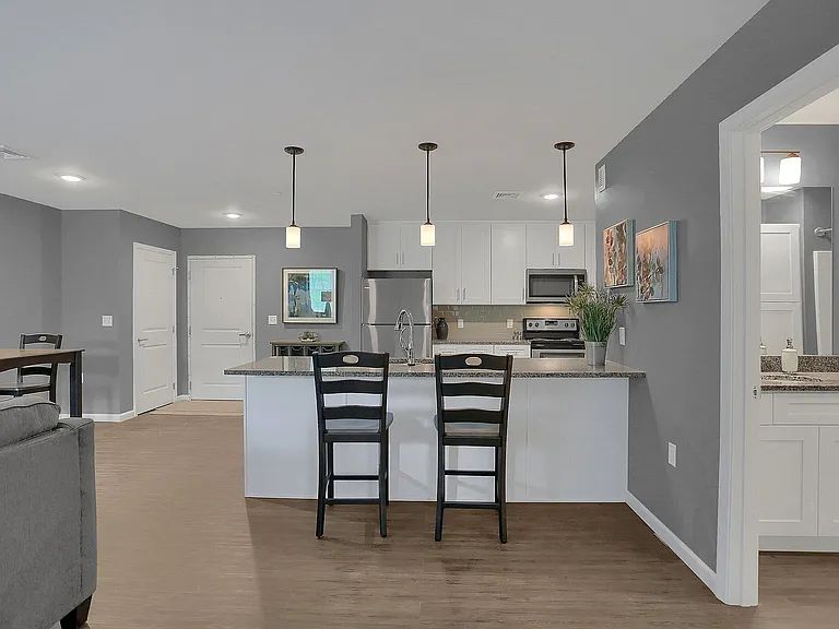 Magnolia- 1 BR 1 BA