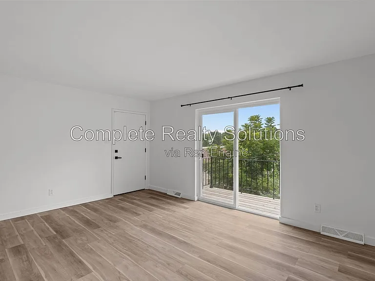 2543 Mary Ave #G — Photo 11