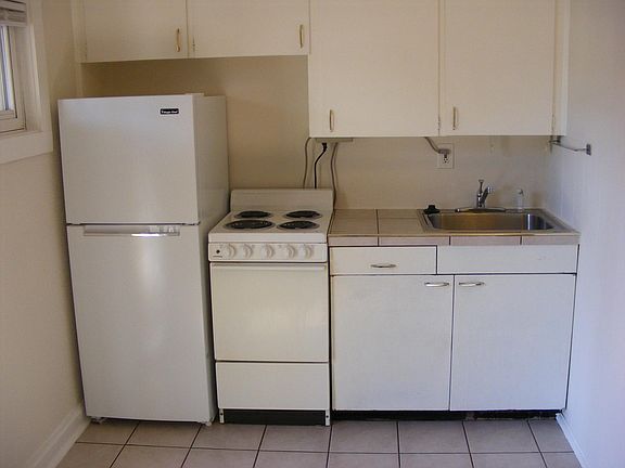 3rd image of 115 N Park St APT 4