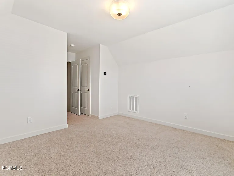 3219 Bay Winds Dr — Photo 22
