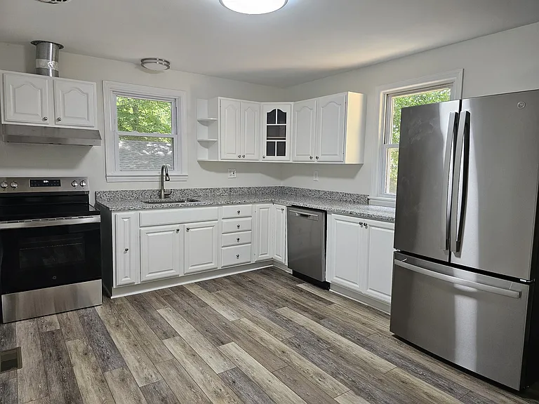 8405 Rugby Rd — Photo 7