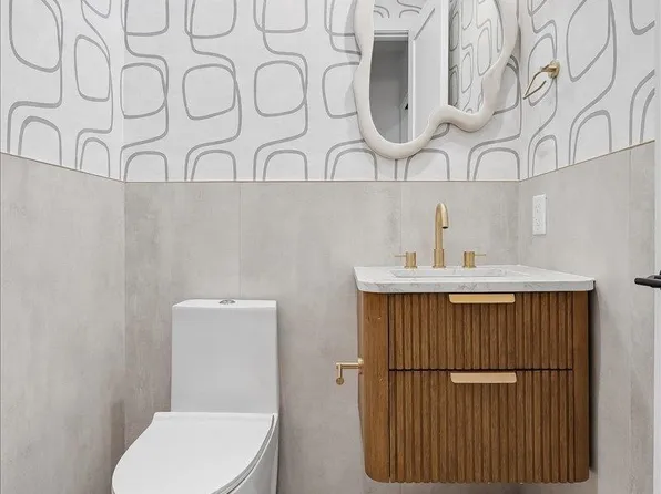 105 Laidlaw Avenue image 7 of 23