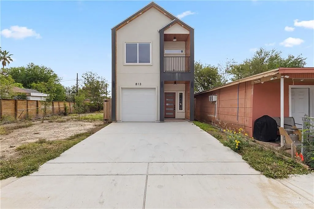 3 bed, 2.5 bath, 1429 sqft, $2,000 — Photo 1