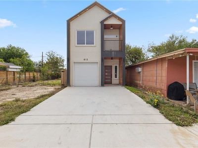 813 S Bicentennial Blvd, McAllen, TX, 78501