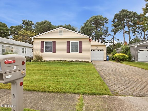 2nd image of 11 Woodstock Drive