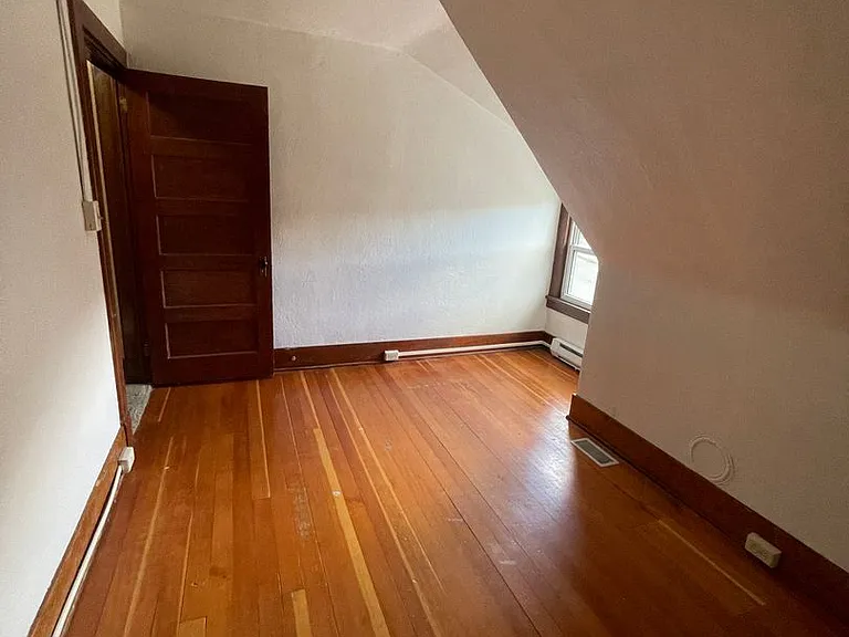 327 N Alabama St — Photo 37