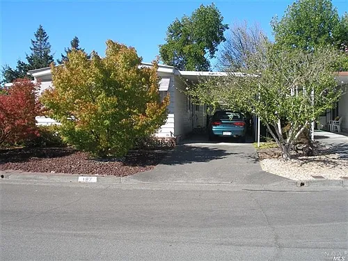 187 Westgate Cir photo 1