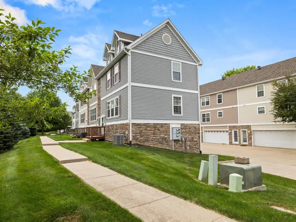 15226 Greenbelt Dr, Urbandale, IA 50323