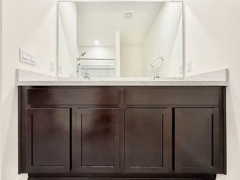 5699 Chorleywood Ln — Photo 48