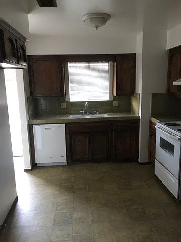 2nd image of 2500 W Caldwell Ave
