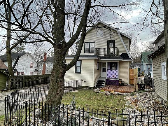 3rd image of 912 W Vine St