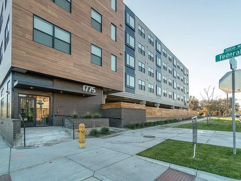 Mile High Apartments at Sloan's Lake — Photo 24