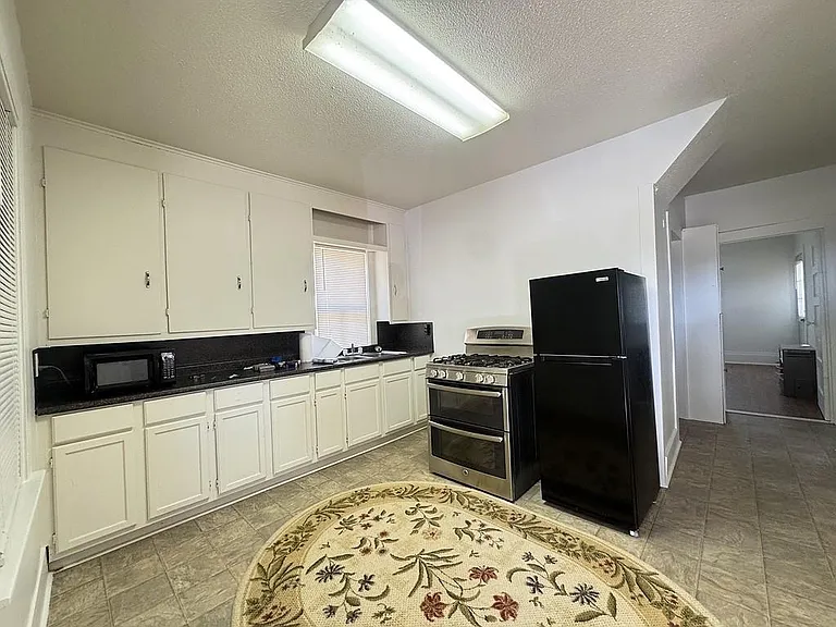 3405 Highway 290 W — Photo 4