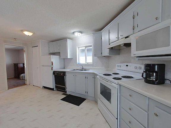 5th image of 4406 46th St