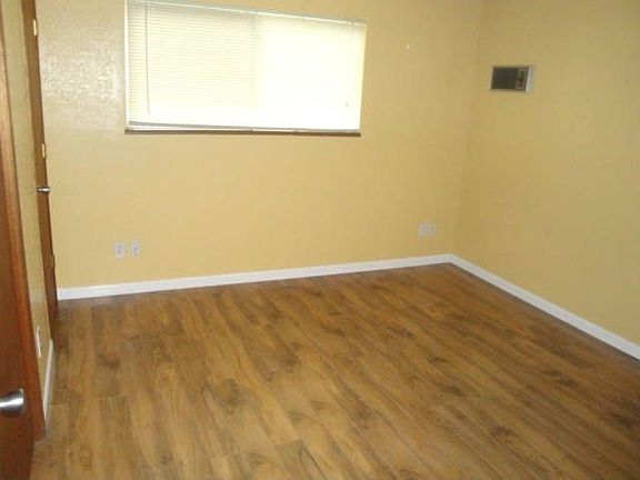 5th image of 2620 92nd St S