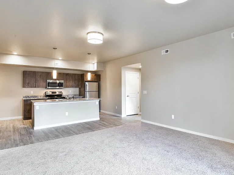 2802 Kansas Drive — Photo 4