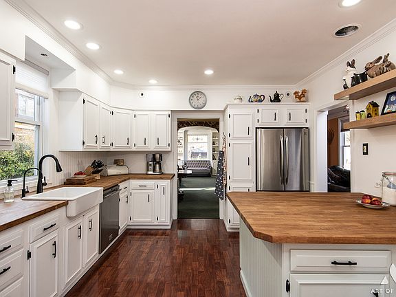 3rd image of 4265 Emerson Ave